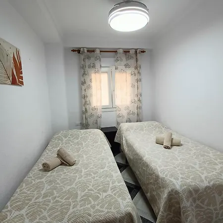 Piso Calidad Precio Junto A La Playa De La Victoria קדיז