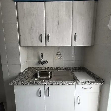 Piso Calidad Precio Junto A La Playa De La Victoria Appartamento