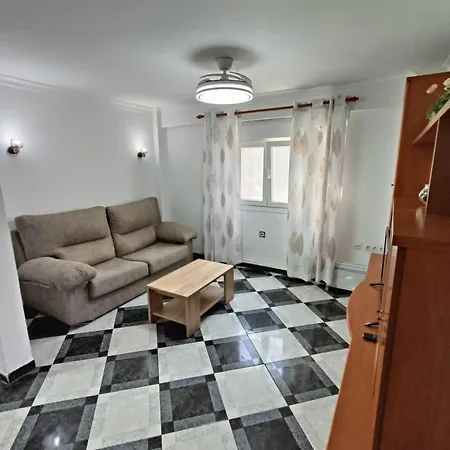 Piso Calidad Precio Junto A La Playa De La Victoria *