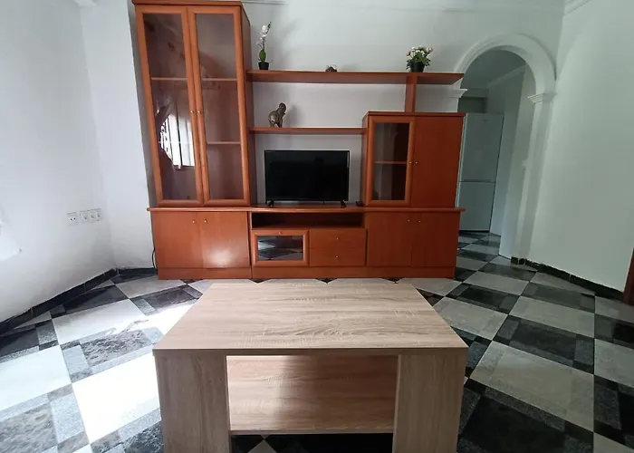 Piso Calidad Precio Junto A La Playa De La Victoria *