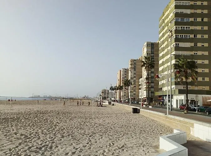 Piso Calidad Precio Junto A La Playa De La Victoria アパート
